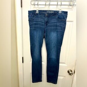 Old Navy Rockstar Skinny jeans Med Wash Size 18 Regular